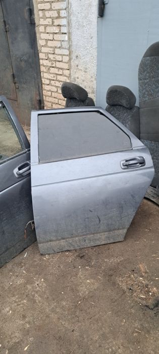 Продам двери ваз 2110