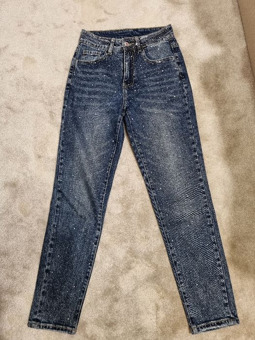 Нови дънки с камъни