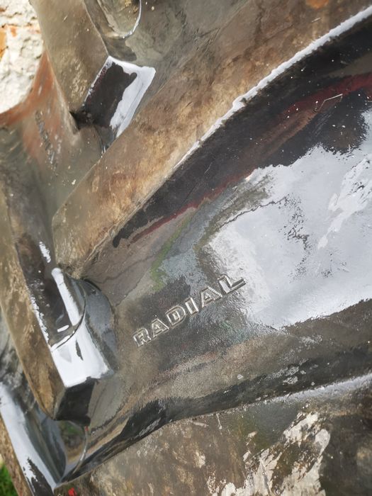 Anvelopa radiala r 38