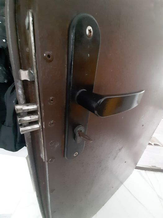 Дверь железный продам