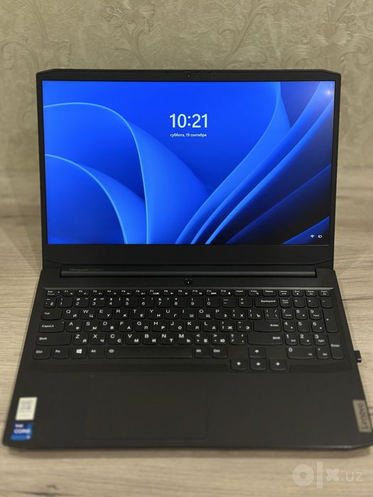 Lenovo 82K1 laptop