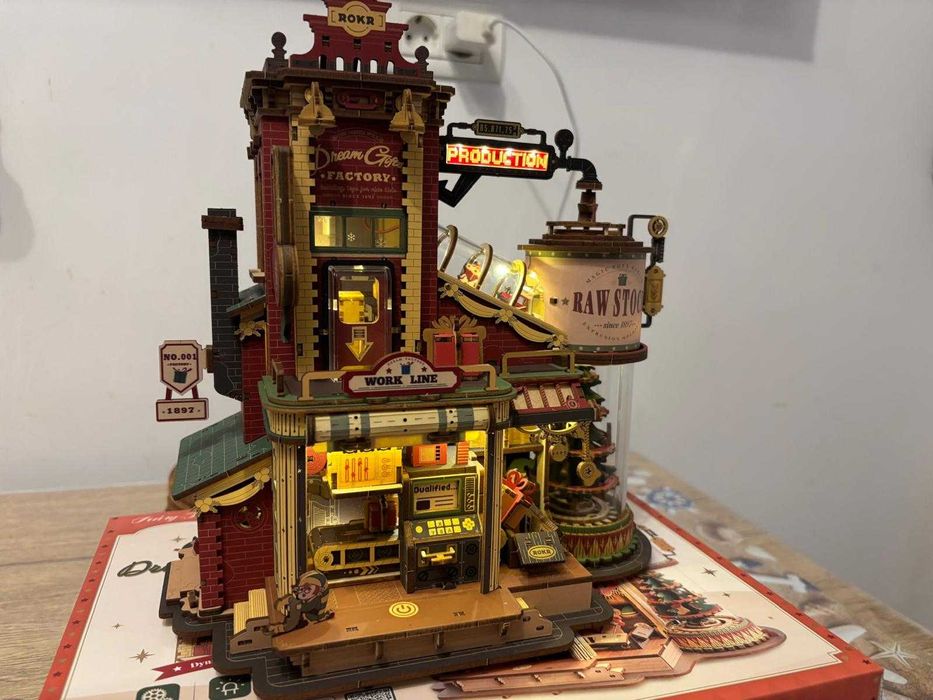 Puzzle lemn ROKR - Fabrica de cadouri - deja construit
