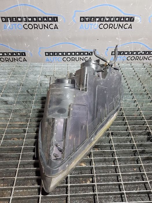 Far Dreapta Chevrolet Captiva 2006 - 2010 SUV 4 Usi (689) Xenon