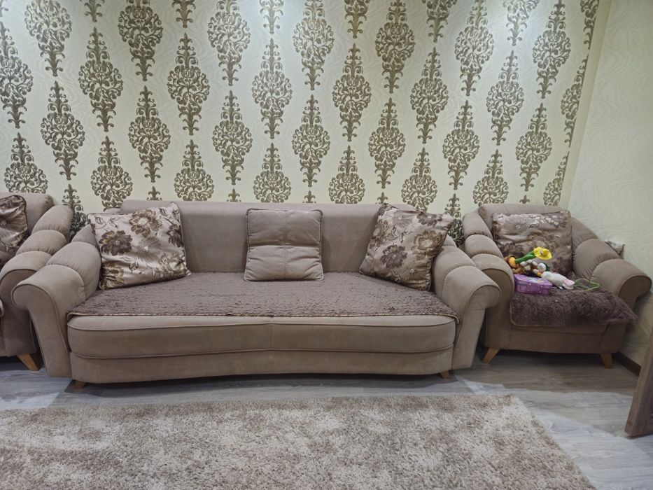 Продам Диван с креслами, производство россии