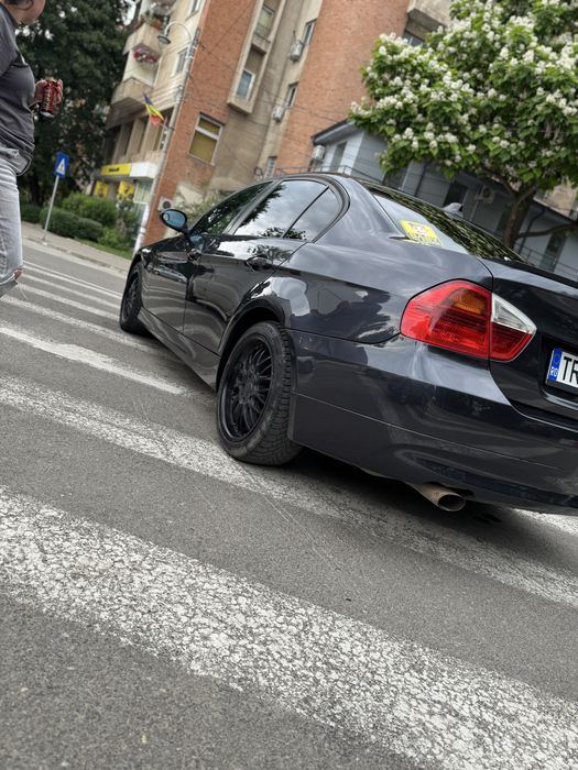 Bmw E90 328i  vand sau schimb