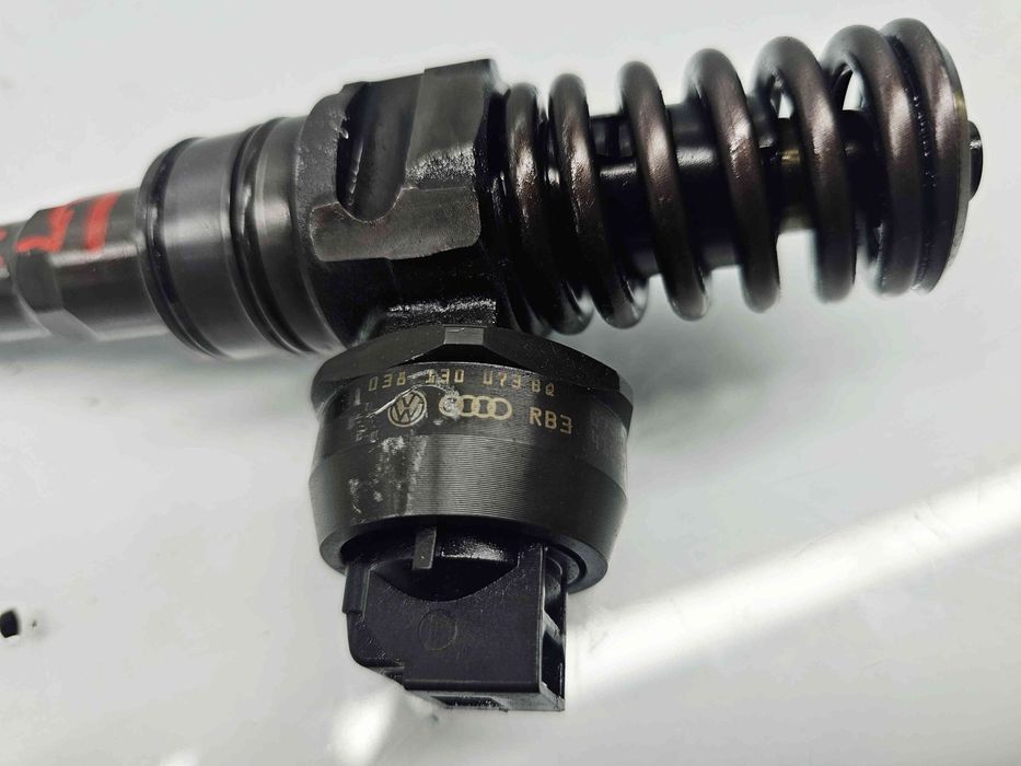Injector Volkswagen Passat B6 Variant (3C5) [Fabr 2005-2010] 038130073