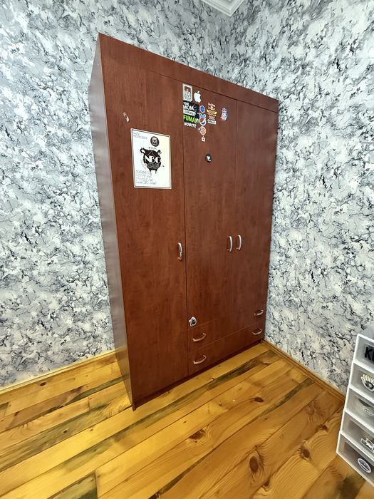 Качественный шкаф для одежды