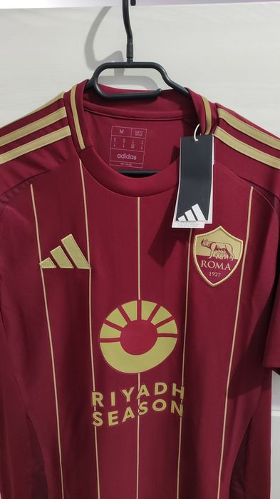 НОВА Фланелка на Рома М размер Adidas ROMA