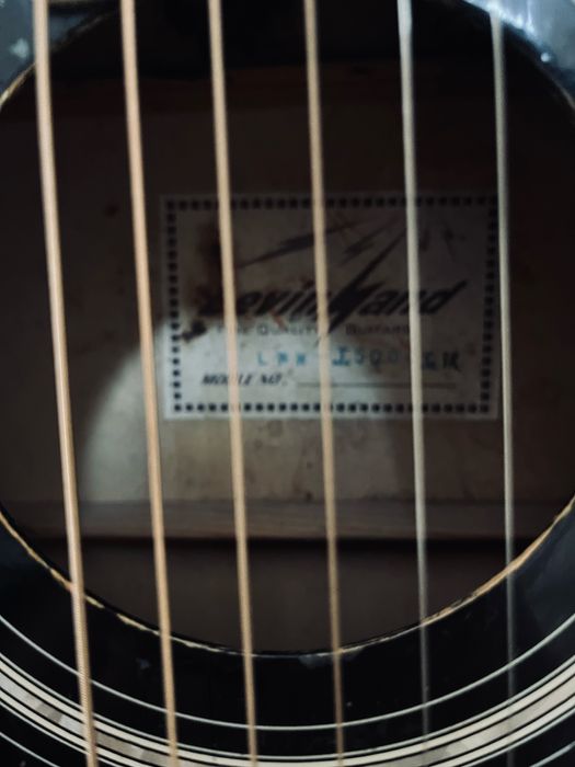 Гитара  Levinson LW-150C.