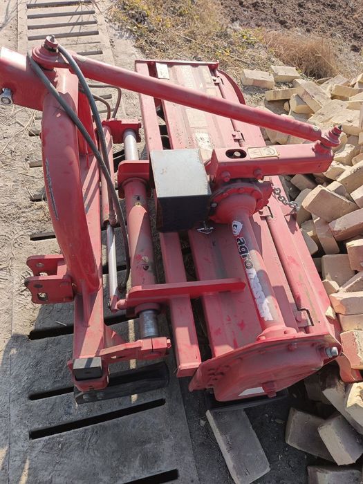 Silindrli frezer 1.60 sm sotiladi tez va arzon. Holati ideal