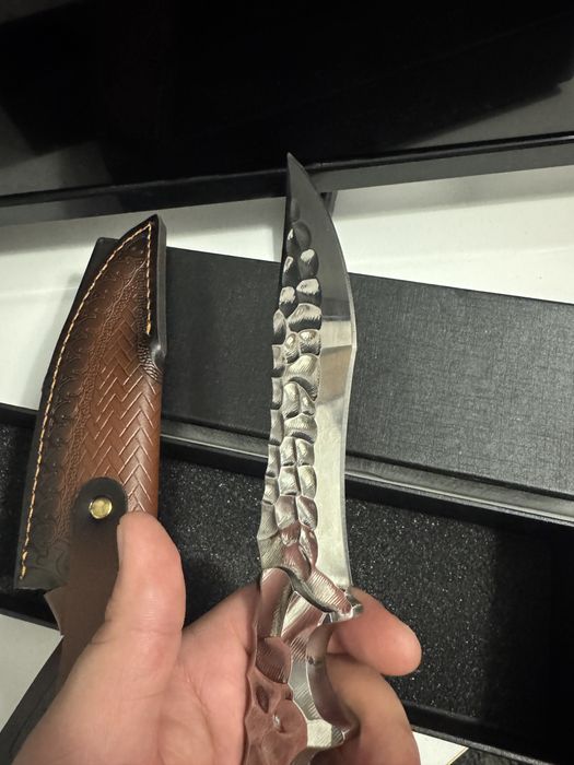 Cuțit vanatoare nou,nefolosit