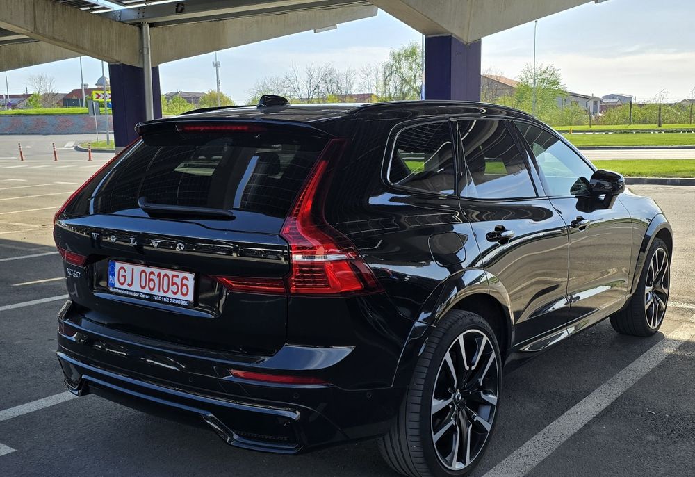 VOLVO XC 60 MildHibrid Ultra Black Edition 4x4 , jante 22" FULL