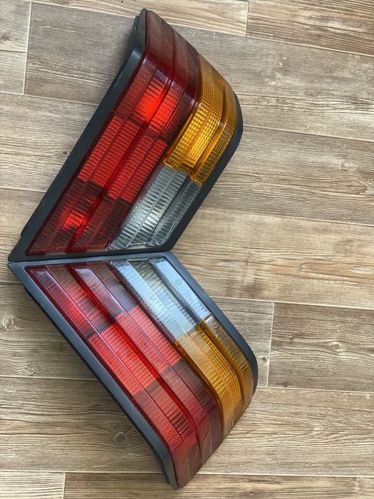 Плафана Мерседес W124 Hella оригинал стопы