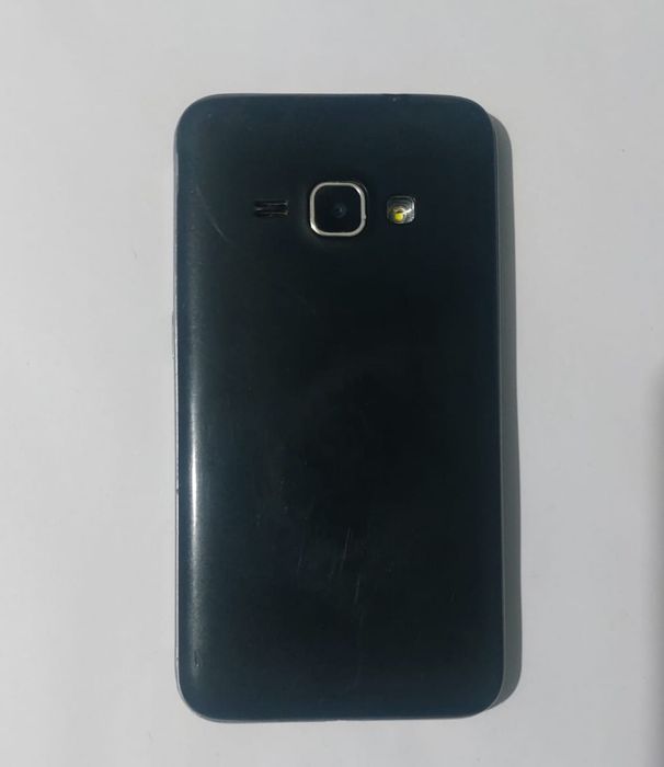 Samsung  J 1  16 гб