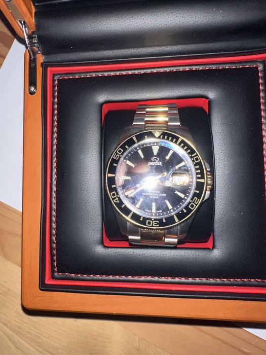 Jaguar J863/D 44mm Sapphire