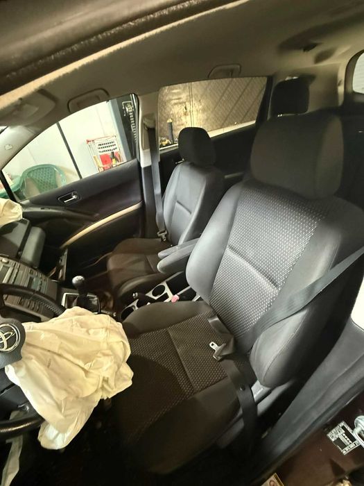 НА ЧАСТИ Toyota Corolla Verso 1.6 VVTI 110кс ръчка  2008г фейслифт