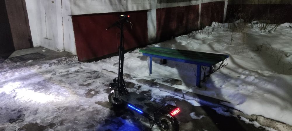 Продам электросамокат Кugoo M5