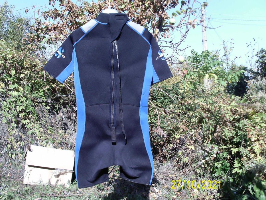 младежки неопренов костюм размер М