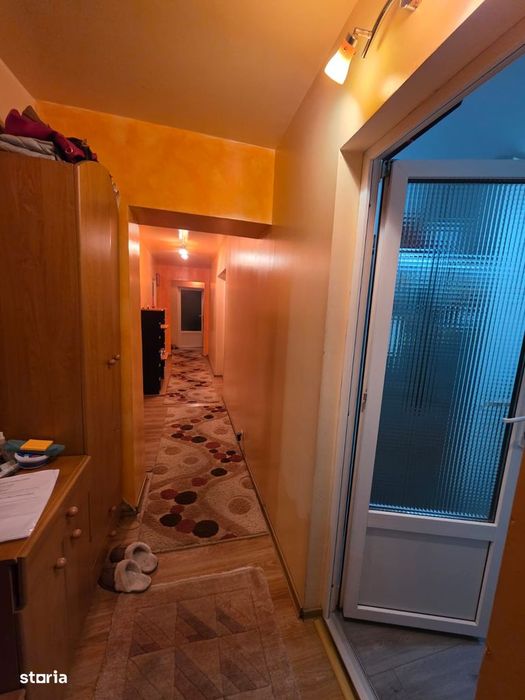 4 camere, suprafață 104 mp, 2 băi, 3 balcoane, mobilat, utilat