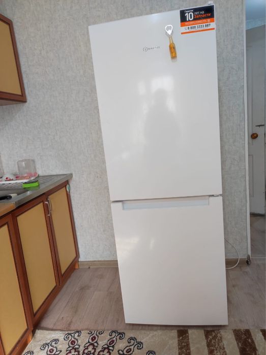 Продам холодильник Indesit