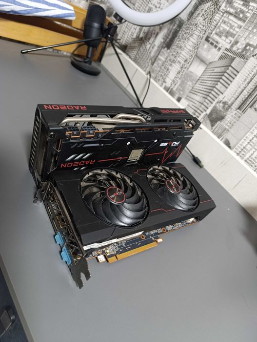 1 брой Видео карта AMD Rx 6700 XT 12GB