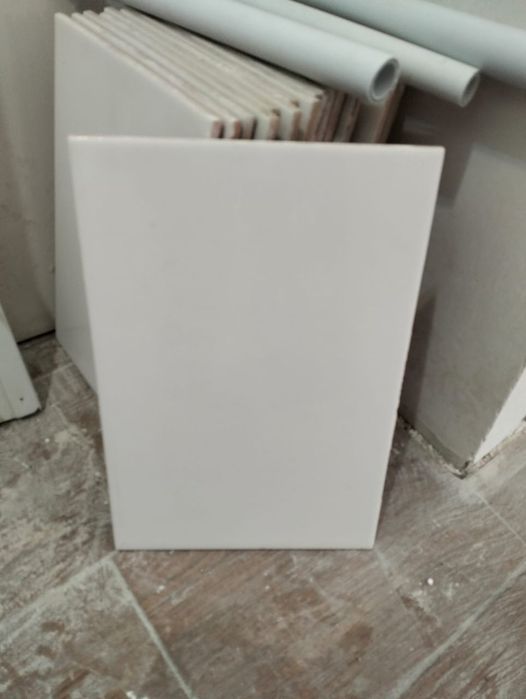 Продам кафель б/у 20*30