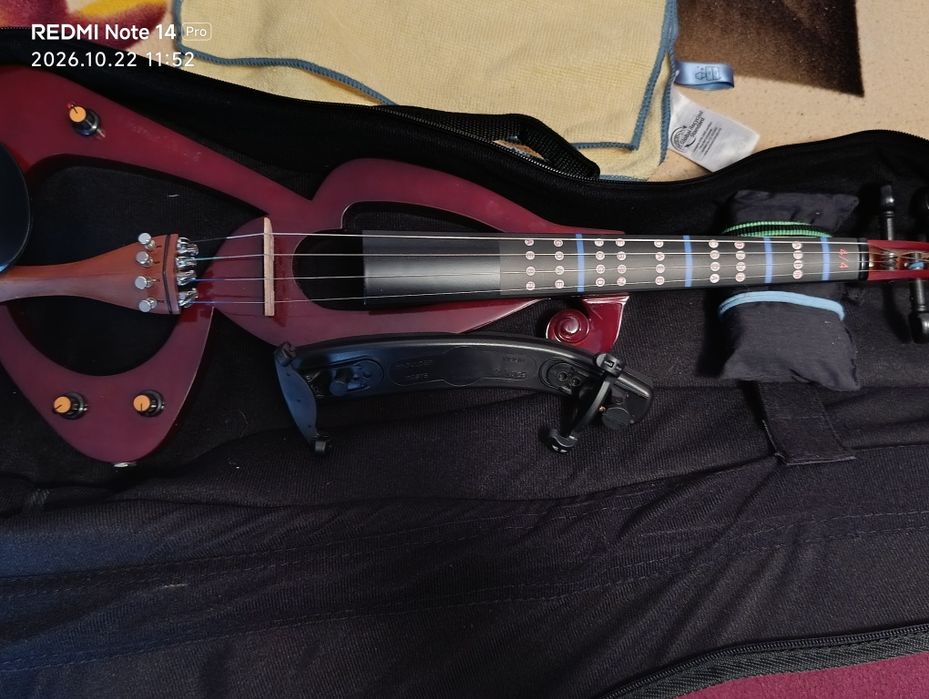Vând vioara electrica