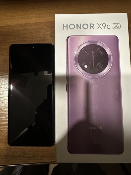 Продам смартфон Honor x9c