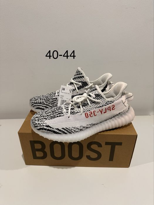 Yeezy 350 multe modele RASPUND DECAT PE WHATSAPP