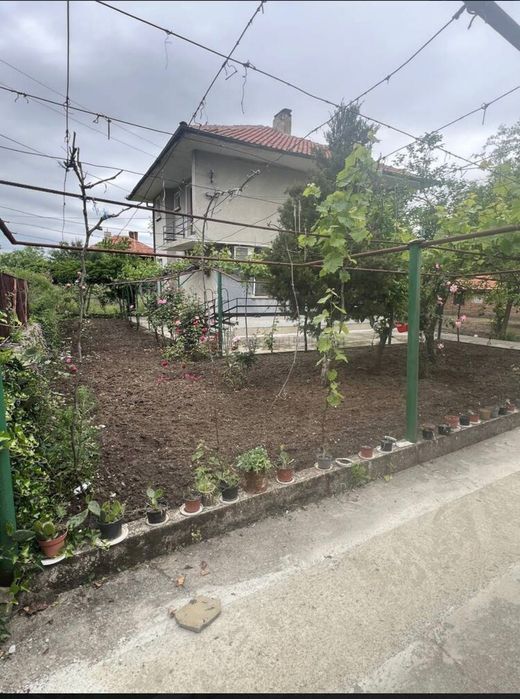 Продава се Къща в Сливен, Българка - 180 кв.м за 445 €/кв.м - Снимка #2