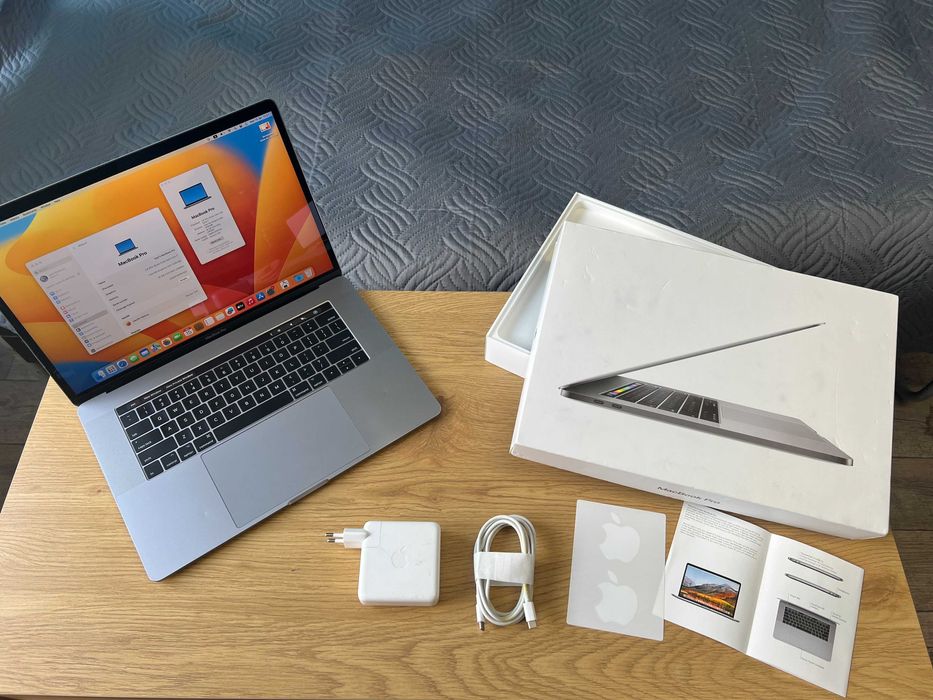 MacBook Pro 15-inch 2017, 2.8GHz, i7, 16RAM, 256GB SSD, A1707