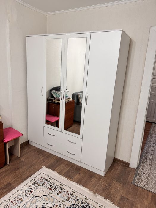 Срочно продается шкаф