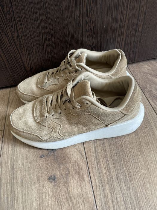 Продам кросы oysho