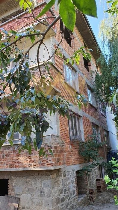 Продава се Къща в Пловдив, Прослав - 380 кв.м за 631 €/кв.м - Снимка #5