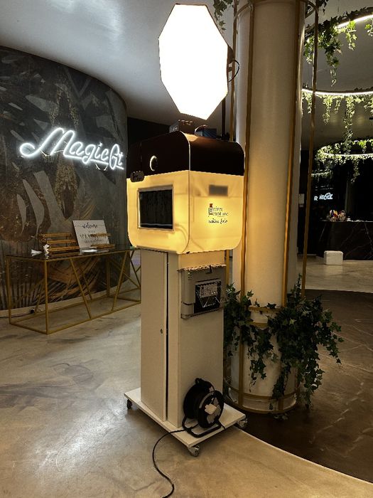 Cabină Foto Profesională + Fundaluri Paiete + Recuzită Completă