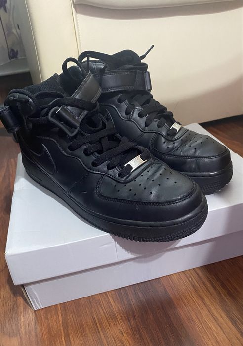 Nike air force 1 mid black