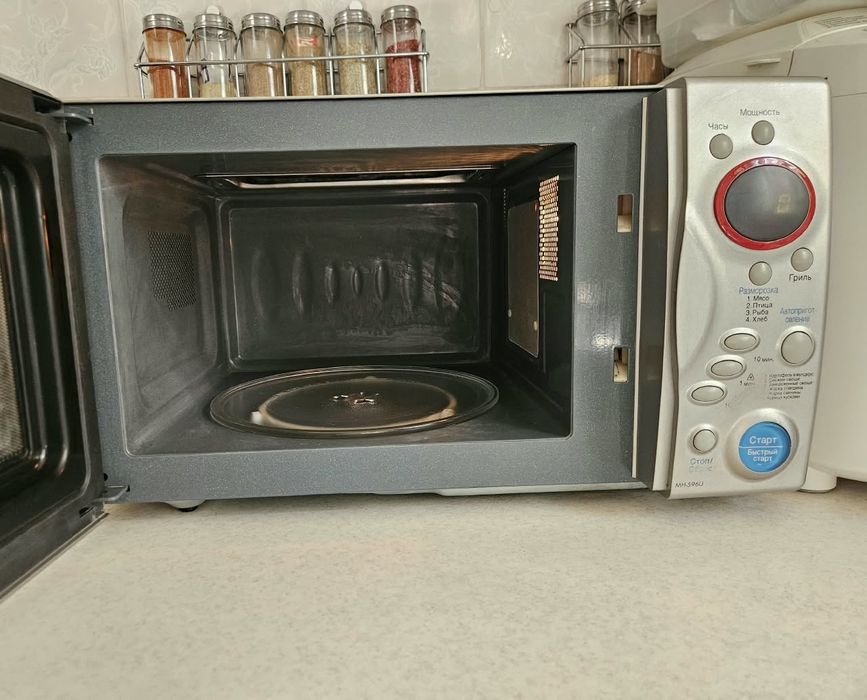 Микроволновка LG бу