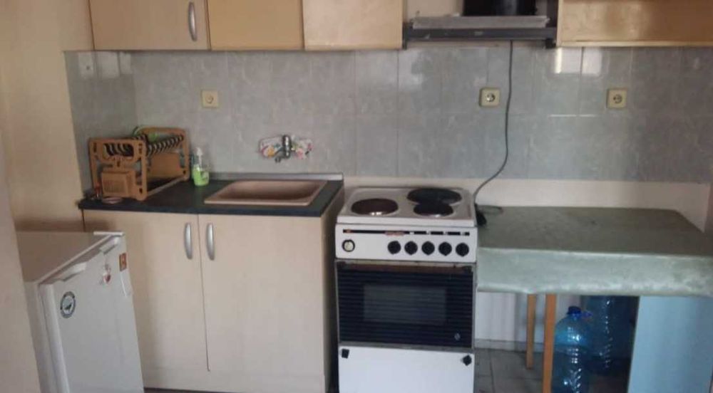 Дава се под наем Тристаен апартамент в Пловдив, Кършияка - 90 кв.м за 464.1 € - Снимка #1