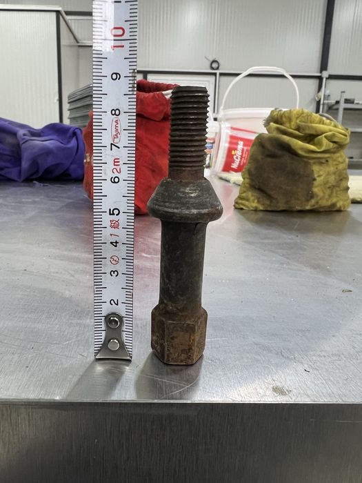 Болтове за джанти за Мерцедес (Mercedes)