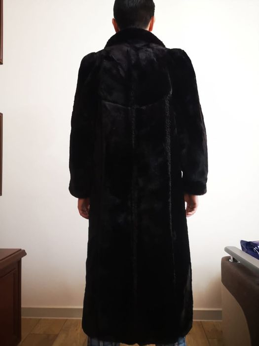 Продам женскую шубу