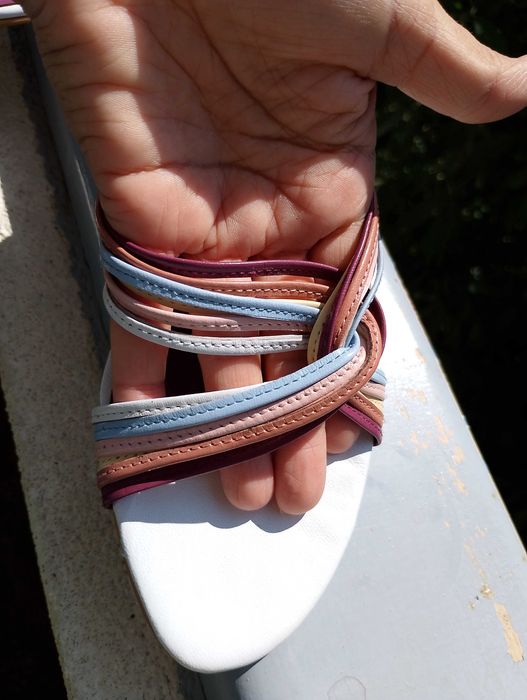 Елегантни летни сандали от естествена кожа, в чудесно състояние, 10 лв