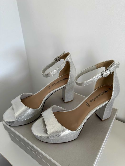 Tamaris Sandale Cu Platforma Argintiu / Silver