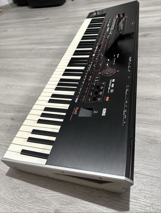 Vând Korg Pa4x Impecabilă