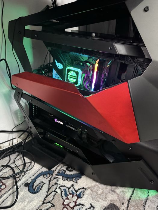 Gaming kompyuter  holati ideal srochno sotiladi hamma narsalari bilan