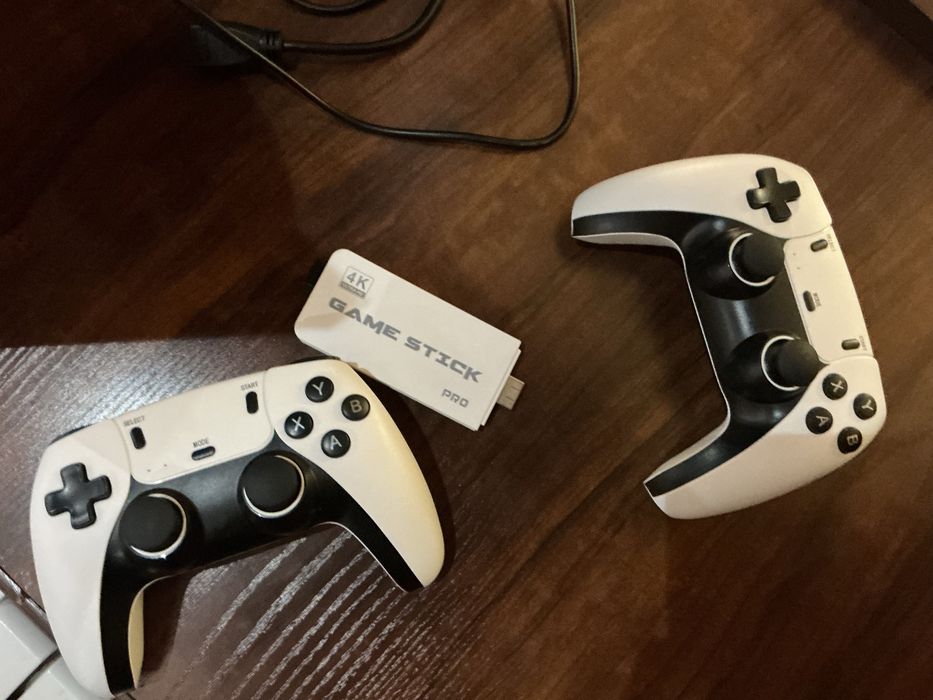 Срочно продаю ретро игровую консоль Game Stick pro(ultra hd)