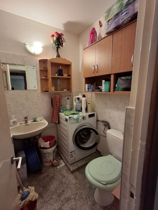 Vând apartament cu 4 cameră