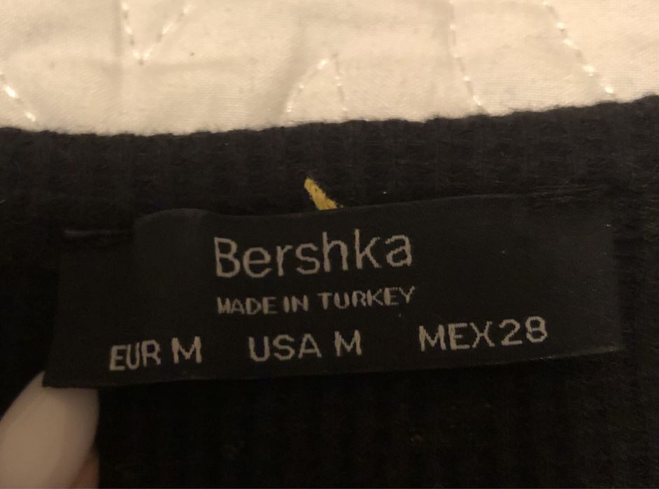 Bluza cu model neagra, marimea M