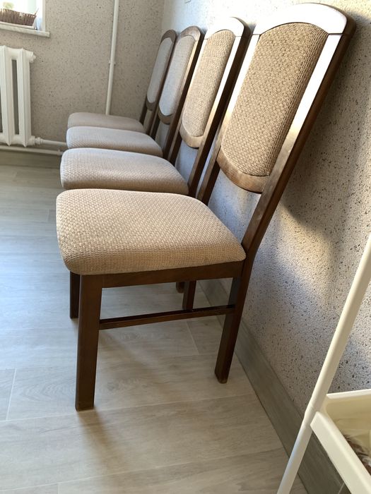 Стол и стулья 6 шт