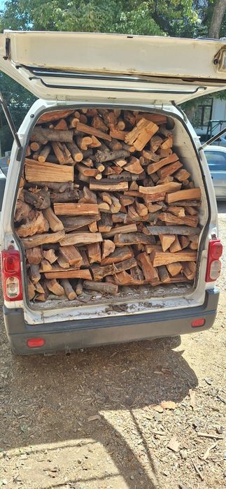 Утин сотилади олма  дарахтидан чиккан 50 кг копга солинган