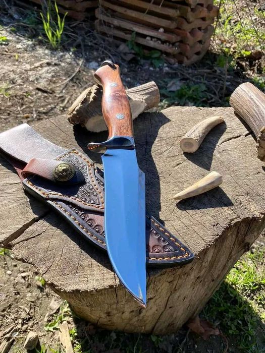 Продавам Ръчно Изработени Ножове
Стомана 440С , Кания Телешки Бланк